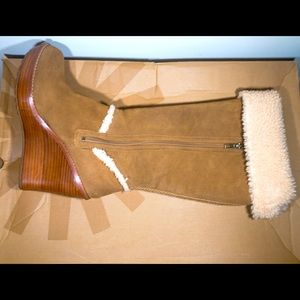 UGG Aubrie Boots in Chestnut